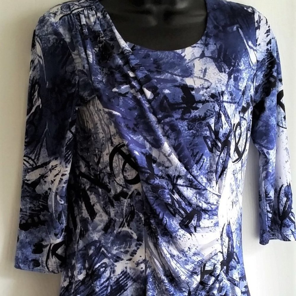 ✨ Host Pick✨ Laura | Blue Ruched Twist-Side Modern Top - Picture 2 of 5